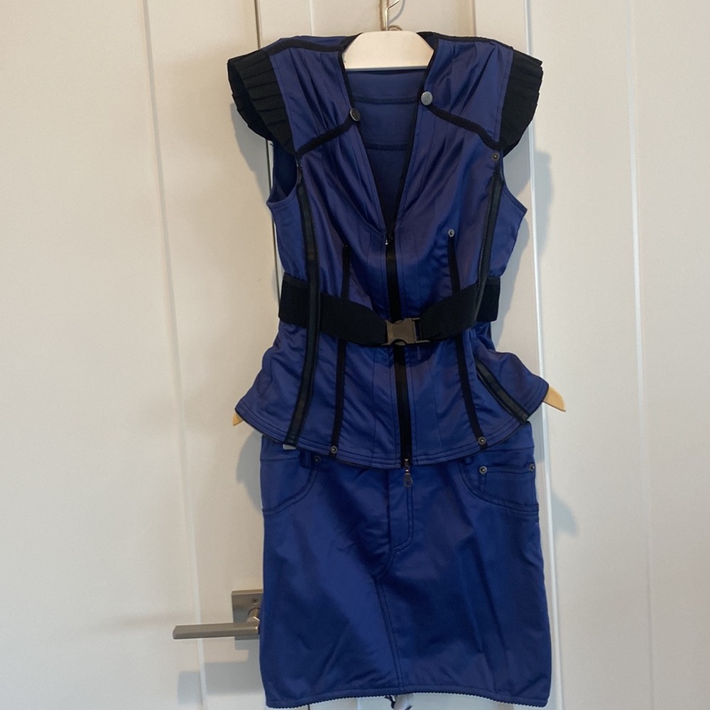 Tricot Chic blue and black top and bottom